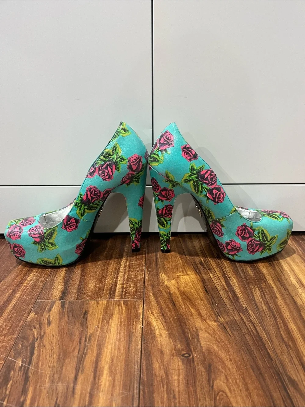 Betsey Johnson Meeva Turquoise Rose Platform Pumps Heels Size 7